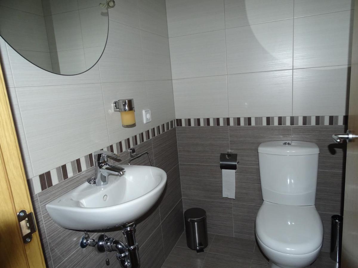 Apartamento Piscina Viena Roses Esterno foto