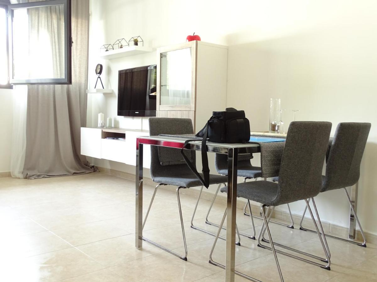 Apartamento Piscina Viena Roses Esterno foto