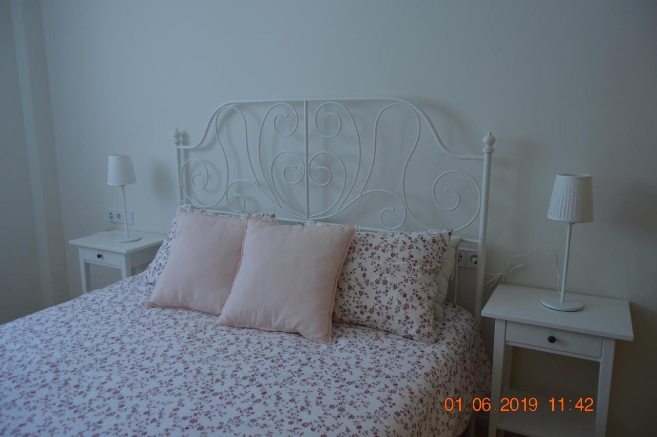 Apartamento Piscina Viena Roses Esterno foto